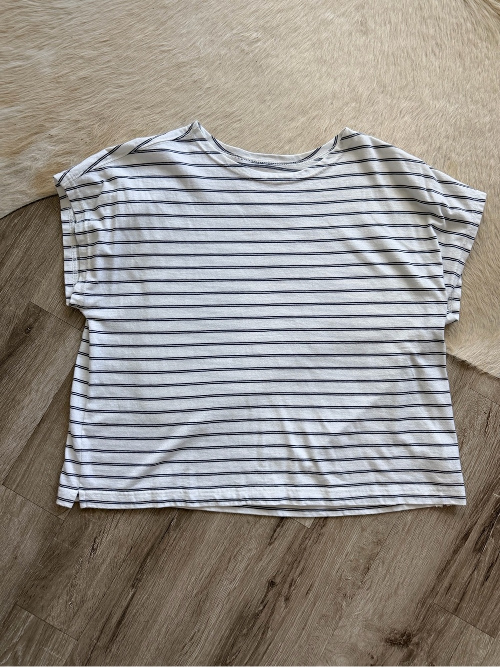 NWOT Classic White & Navy Striped Muscle Tee - Women's Casual Top